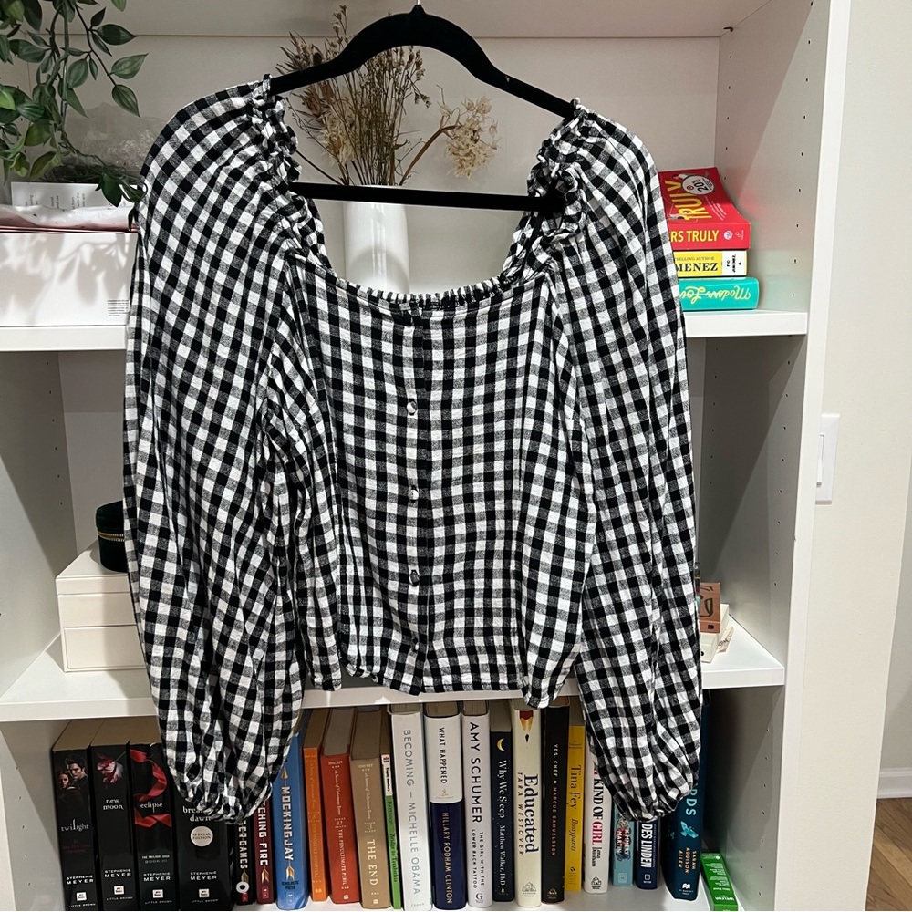 Who What Wear Checkered Puff Sleeve Top